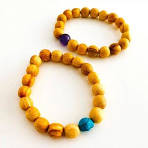 Accesorios hechos de palo santo